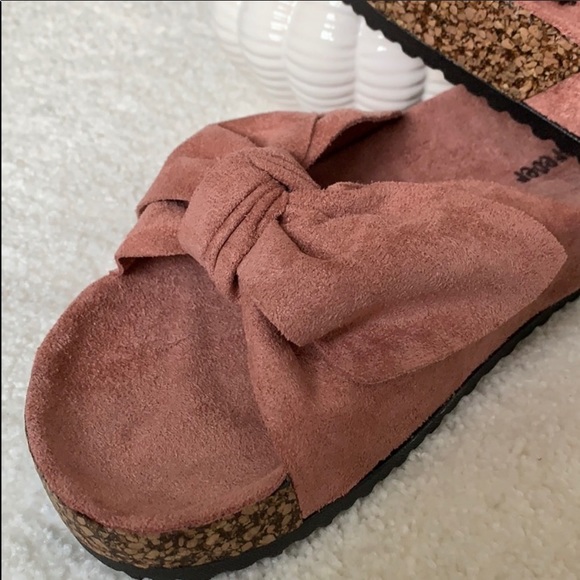!LAST CALL! Pink Bow-Tie Cork Sandals•7, 7.5 - Picture 3 of 5